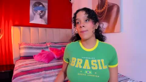 Snapshot of melania_xtreme chatting on November 9, 2025, 2:54 am melania_xtreme online show from November 9, 2025, 2:54 am