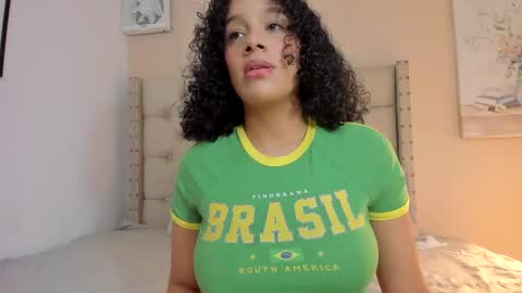 Snapshot of melania_xtreme chatting on November 20, 2025, 2:34 am melania_xtreme online show from November 20, 2025, 2:34 am