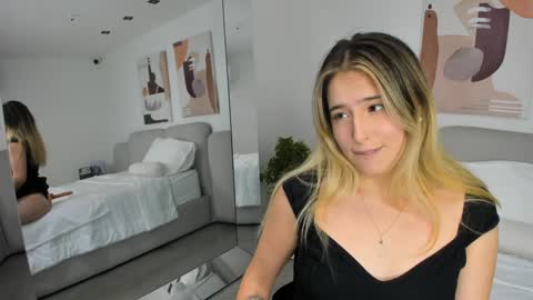 Melanie Baez online show from January 22, 2025, 7:57 am