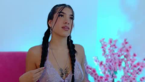 Melanie online show from November 8, 2025, 4:23 am