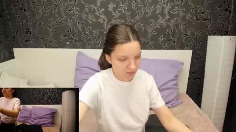 Snapshot of melanie_grant chatting on February 18, 2026, 10:44 am Melanie online show from February 18, 2026, 10:44 am