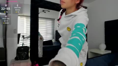 Melanie roux  online show from February 4, 2026, 12:22 pm