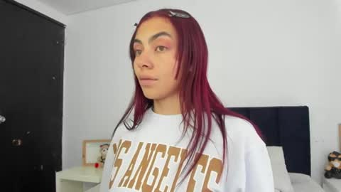 Melanie roux  online show from July 9, 2026, 1:37 pm