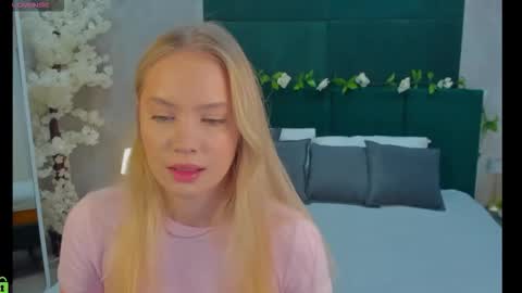 Melanie online show from November 26, 2025, 1:17 am