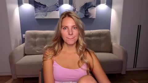 Snapshot of melaniebennett chatting on October 3, 2025, 6:21 am Melanie Bennett online show from October 3, 2025, 6:21 am