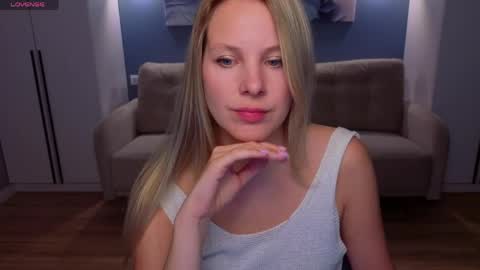 Snapshot of melaniebennett chatting on May 7, 2026, 6:52 am Melanie Bennett online show from May 7, 2026, 6:52 am
