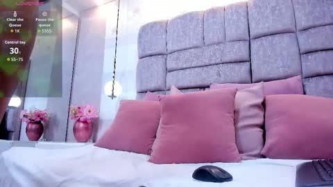 melaniee_joness online show from February 12, 2026, 5:19 pm