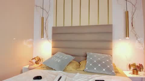 Snapshot of melanieroux chatting on January 14, 2026, 2:55 pm Melanie Roux online show from January 14, 2026, 2:55 pm