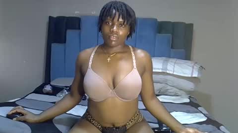 Snapshot of melanin_moon chatting on June 9, 2026, 1:56 pm Moon online show from June 9, 2026, 1:56 pm