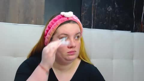 Snapshot of melanniebrown chatting on January 14, 2026, 6:30 am melanniebrown online show from January 14, 2026, 6:30 am