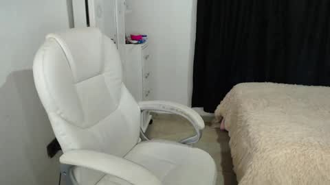 Melannie online show from February 4, 2025, 4:50 pm