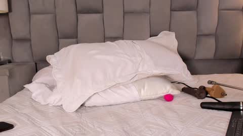 MelanyLuv online show from December 8, 2024, 1:02 am