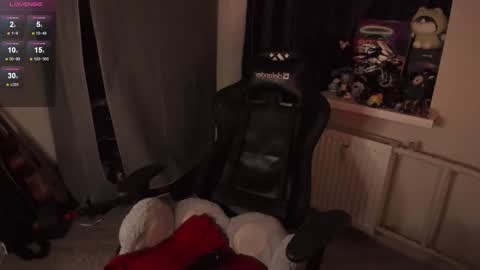 Ash online show from December 1, 2025, 4:23 pm