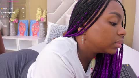 Snapshot of melany_ebonyy chatting on March 7, 2025, 6:22 pm Melanie online show from March 7, 2025, 6:22 pm