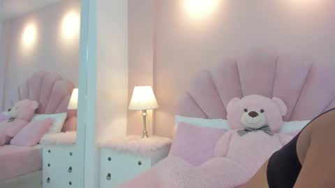 Snapshot of melany_ebonyy chatting on November 25, 2025, 4:01 am Melanie online show from November 25, 2025, 4:01 am