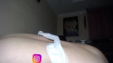 Snapshot of melany_isabella chatting on November 21, 2025, 6:56 am melany online show from November 21, 2025, 6:56 am