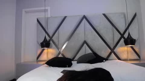 melanyandethan online show from September 25, 2025, 10:57 pm