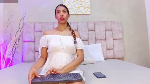 Melany online show from April 26, 2026, 1:42 pm