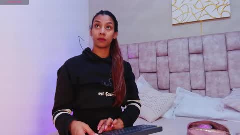 Melany online show from April 30, 2026, 12:11 pm