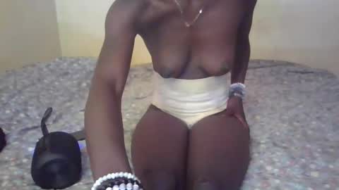 Snapshot of melaswittie chatting on December 2, 2025, 10:53 am melaswittie online show from December 2, 2025, 10:53 am