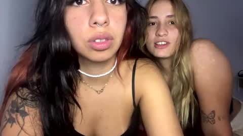 Snapshot of melatina chatting on April 15, 2026, 10:54 pm Valentina y Melissa online show from April 15, 2026, 10:54 pm