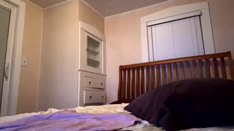 Tan lines online show from January 16, 2026, 3:43 am