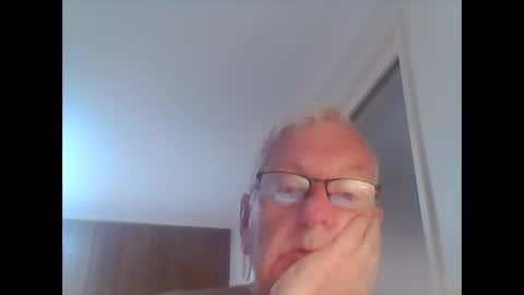 Snapshot of melbourne000 chatting on December 4, 2024, 4:32 am melbourne000 online show from December 4, 2024, 4:32 am