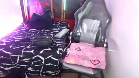 melhiza online show from February 20, 2025, 7:08 pm