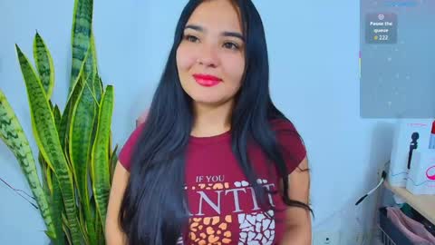    Independent model online show from May 22, 2026, 12:18 am