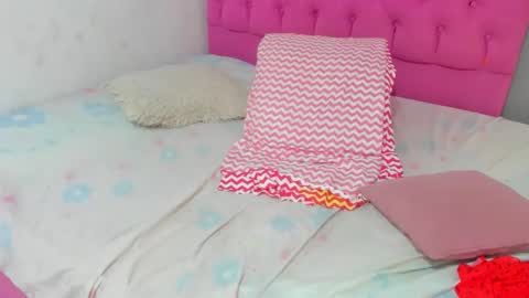 meli_lewis online show from December 17, 2025, 4:02 pm