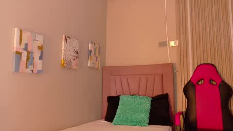 Snapshot of meli_peach chatting on November 23, 2025, 12:16 pm meli_peach online show from November 23, 2025, 12:16 pm