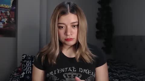 Snapshot of meliinna_xxx chatting on January 7, 2026, 12:57 am meliinna_xxx online show from January 7, 2026, 12:57 am