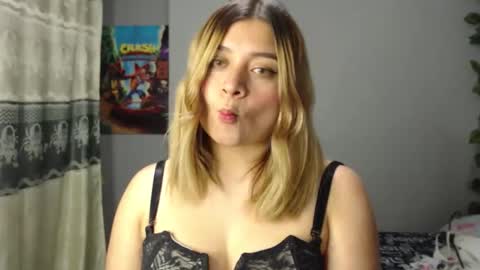 Snapshot of meliinna_xxx chatting on March 28, 2026, 2:33 am meliinna_xxx online show from March 28, 2026, 2:33 am