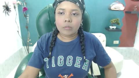 Snapshot of melika_sweet chatting on January 2, 2025, 5:18 pm eli online show from January 2, 2025, 5:18 pm