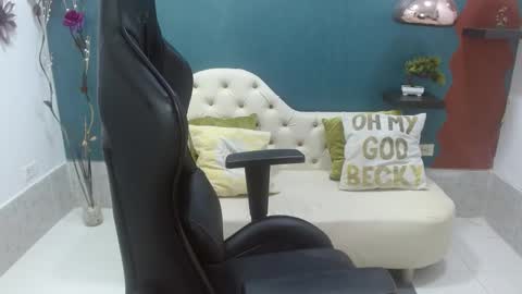 Snapshot of melika_sweet chatting on February 10, 2025, 6:03 pm eli online show from February 10, 2025, 6:03 pm