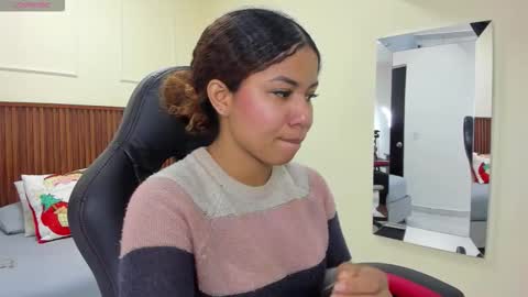 M E L I N A  online show from December 3, 2025, 7:23 pm