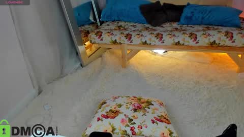 Snapshot of melisa_violet chatting on December 4, 2025, 1:15 am melisa_violet online show from December 4, 2025, 1:15 am