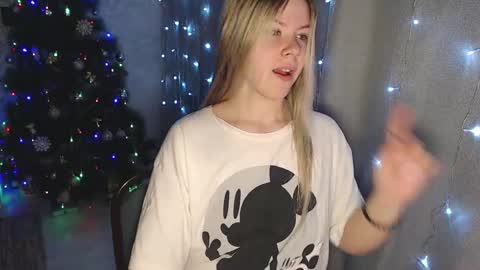 Snapshot of melissa__ray chatting on December 30, 2024, 7:32 pm Melissa Ray online show from December 30, 2024, 7:32 pm