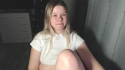 Snapshot of melissa__ray chatting on January 21, 2025, 4:48 pm Melissa Ray online show from January 21, 2025, 4:48 pm