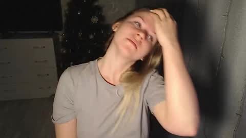 Snapshot of melissa__ray chatting on January 22, 2025, 5:28 pm Melissa Ray online show from January 22, 2025, 5:28 pm