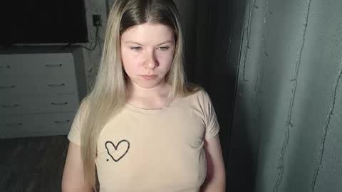 Snapshot of melissa__ray chatting on February 5, 2025, 5:09 pm Melissa Ray online show from February 5, 2025, 5:09 pm