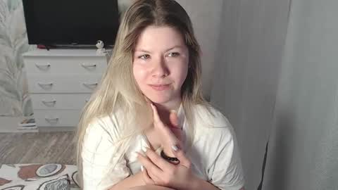 Snapshot of melissa__ray chatting on February 14, 2025, 3:00 am Melissa Ray online show from February 14, 2025, 3:00 am