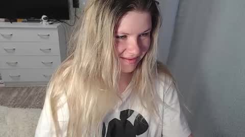 Snapshot of melissa__ray chatting on February 17, 2025, 3:04 am Melissa Ray online show from February 17, 2025, 3:04 am