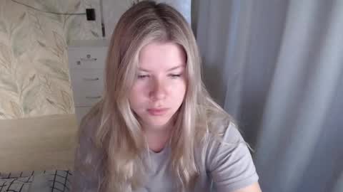 Snapshot of melissa__ray chatting on October 6, 2025, 2:42 am Melissa Ray online show from October 6, 2025, 2:42 am