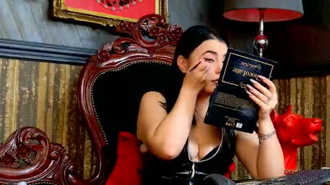 Snapshot of melissa_glow chatting on December 1, 2025, 6:51 am Melissa online show from December 1, 2025, 6:51 am