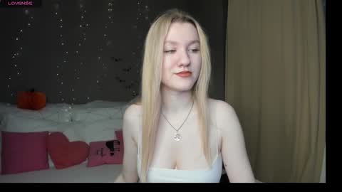 melissa_moooree online show from October 29, 2025, 9:11 am