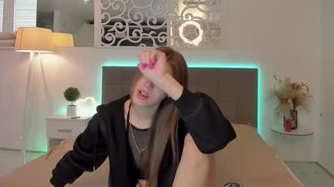 MelissaCrayzy online show from April 19, 2026, 5:40 am