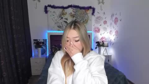 Melissa online show from December 9, 2024, 3:44 pm