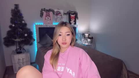 Melissa online show from December 15, 2024, 1:32 pm