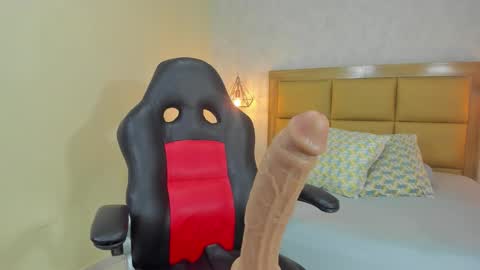 Snapshot of melissarouge chatting on October 28, 2025, 8:22 pm online show from October 28, 2025, 8:22 pm